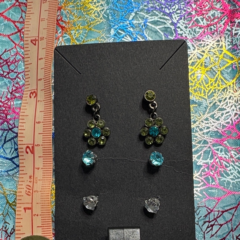 🖤Elegant Green and Blue Crystal Earrings🖤
